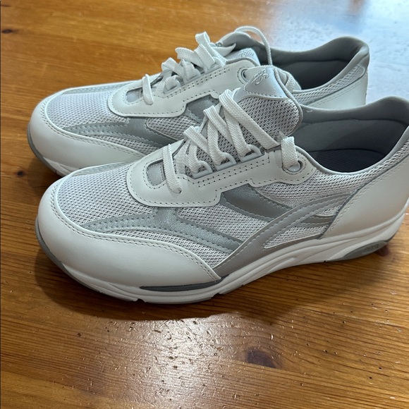 SAS Light Gray and White Athletic Shoes - Picture 7 of 10